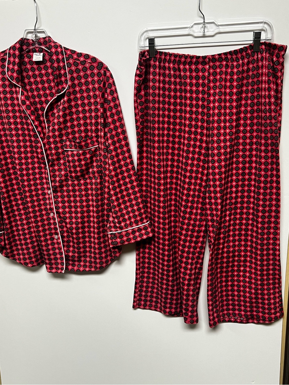 SECRET TREASURES WOMEN CAPRI PJ SET LARGE (12-14) LONG SLEEVE BUTTON-UP TOP SOFT